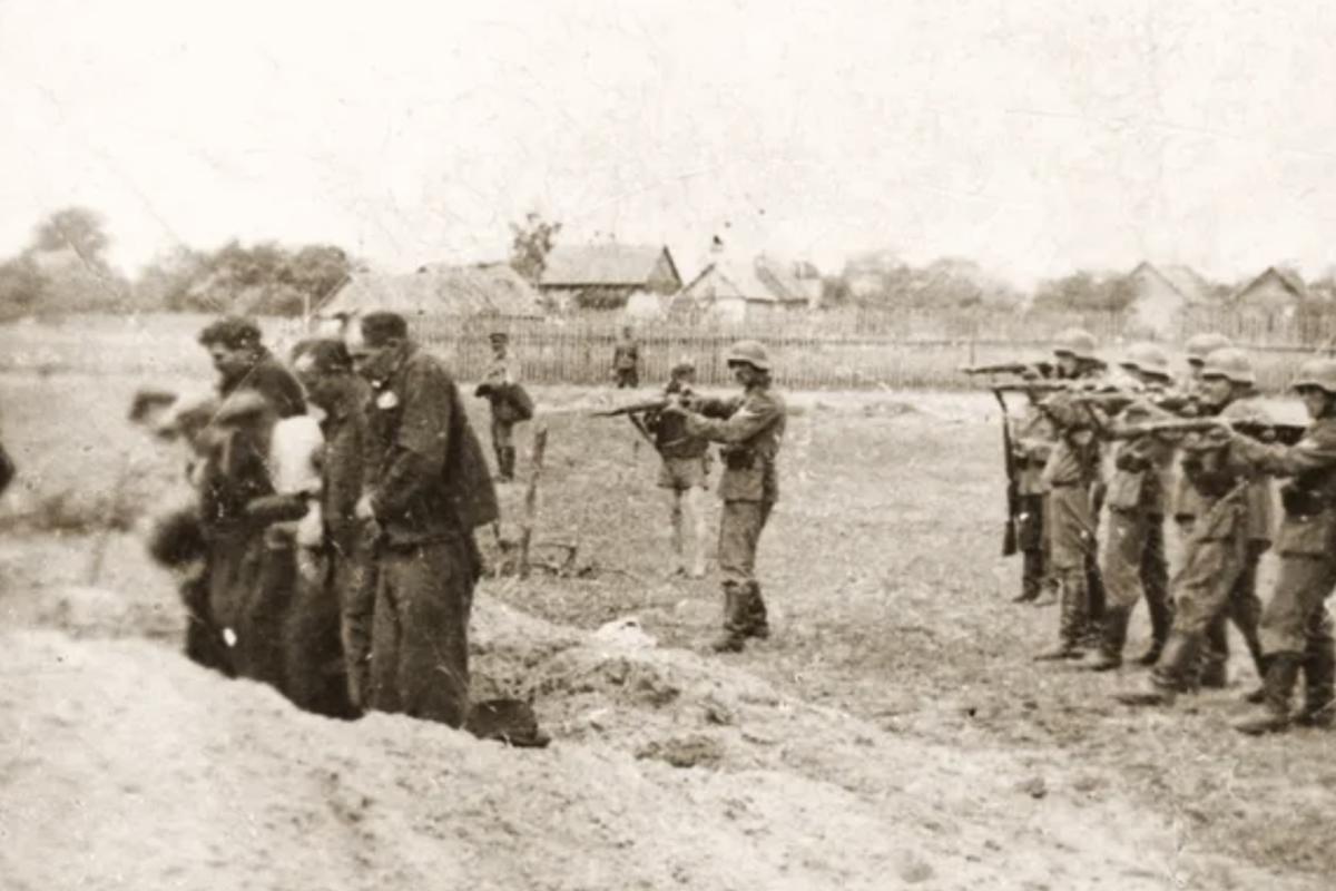 As soldiers killing Jews