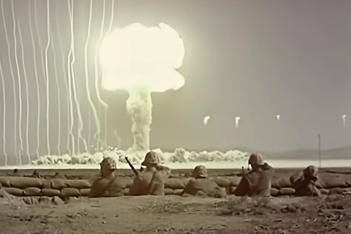 Atomic bomb test 1951 with live troops 