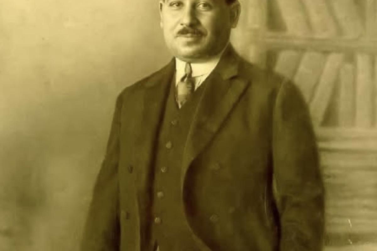 Ahmed Maher pas her Egyptian prime minister 