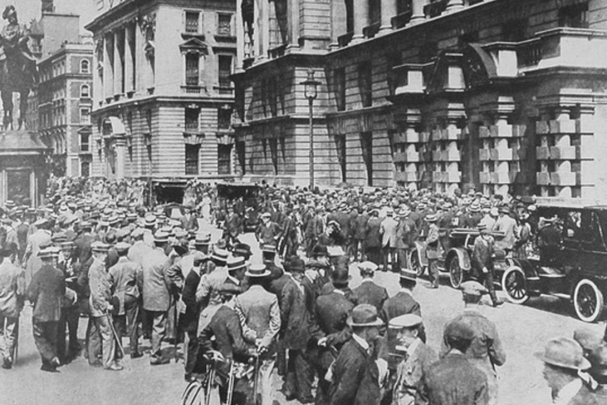 Ww1 announced public gatherings 