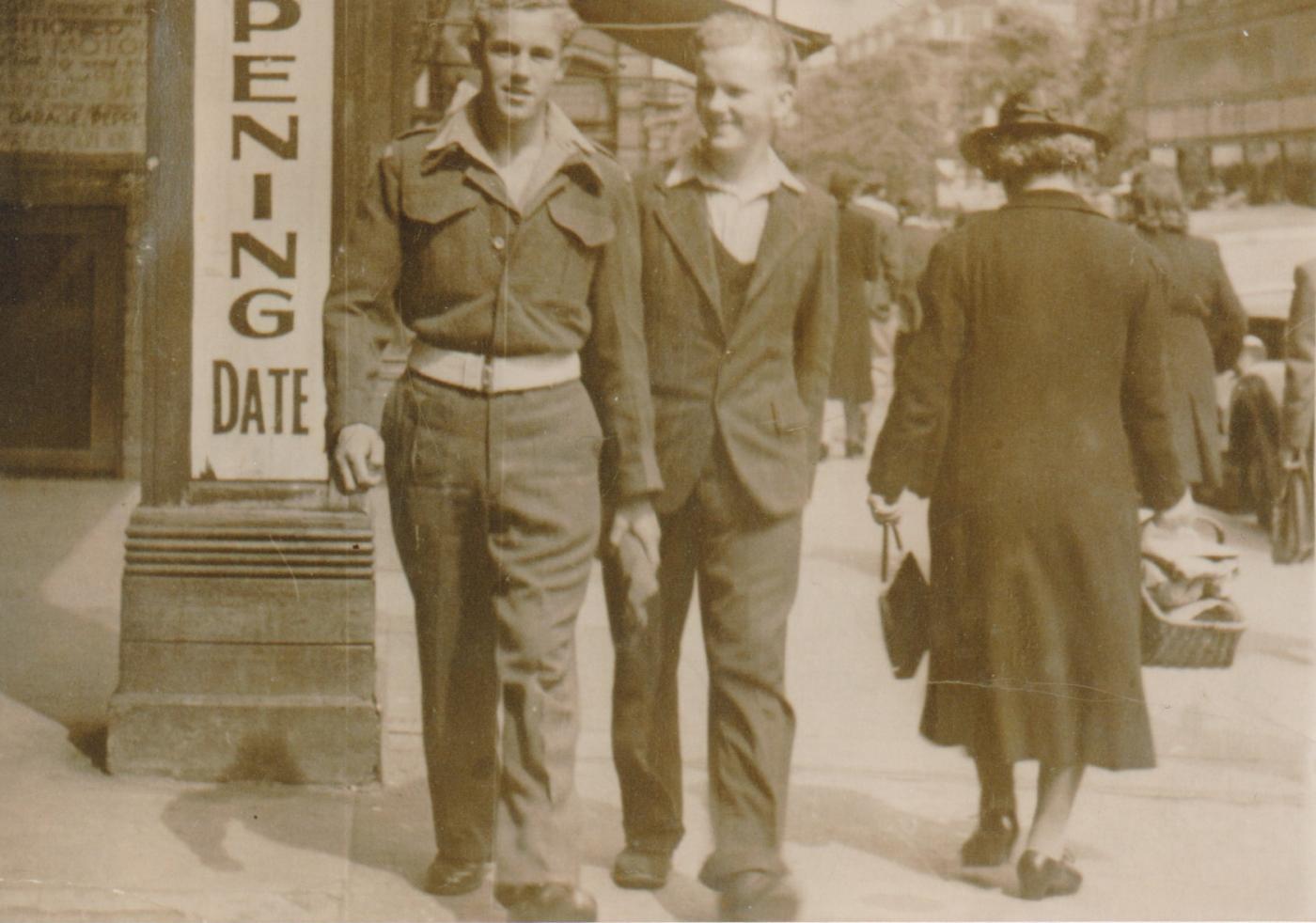 Philip Hunt (left), South Lancashire Regiment