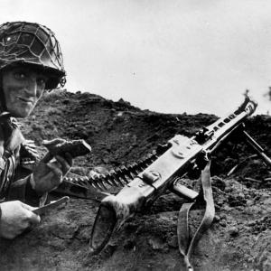 Mg 42 machine gun 