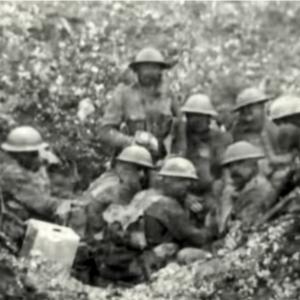 Ww1 troops dug in 