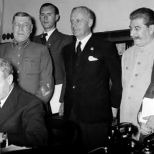 Soviet German signing pact