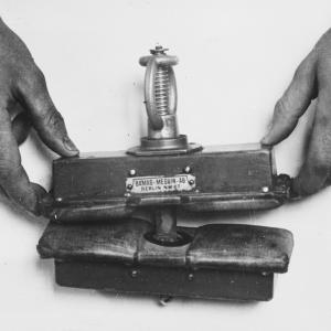 Finger crushing clamp vice torture 