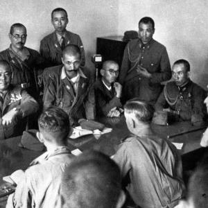 Surrender meeting signing to Japanese in Singapore 