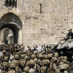 Israeli paras march into city 