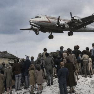 Berlin blockade airlifts 